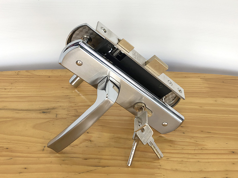 Khóa cửa inox thông phòng SS 5868 - ảnh 1