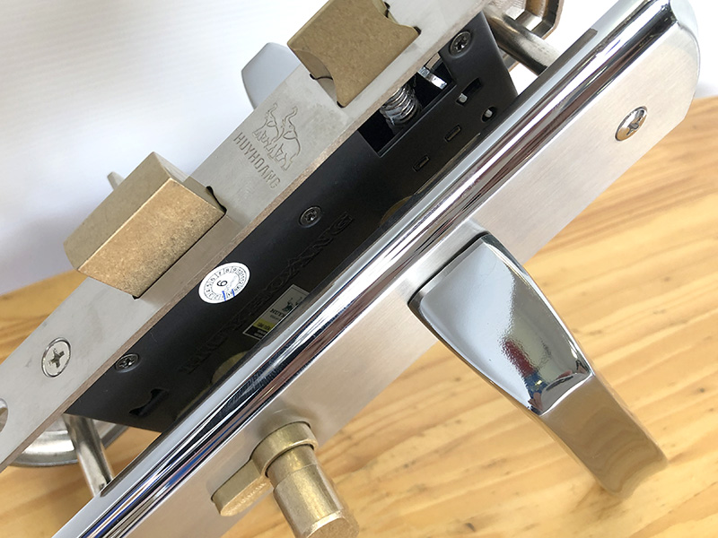 Khóa cửa inox thông phòng SS 5868 - ảnh 3