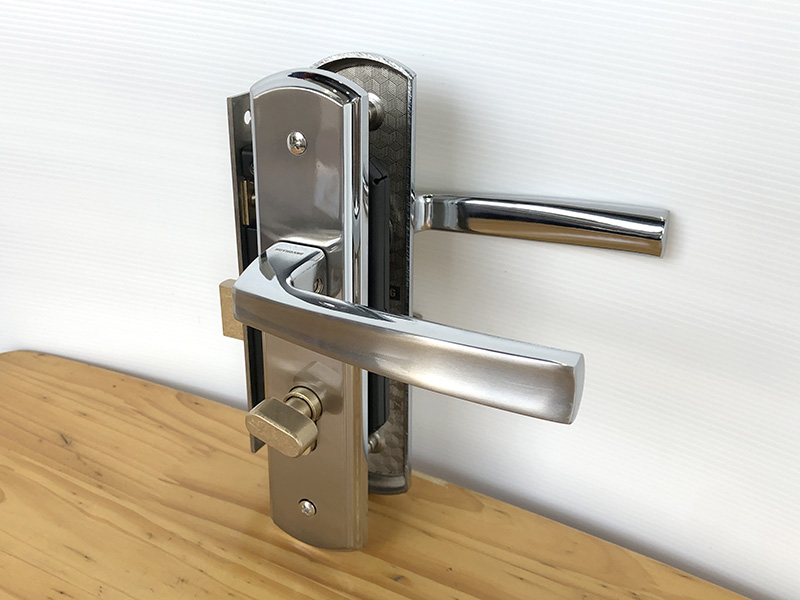 Khóa cửa inox thông phòng SS 5868 - ảnh 6